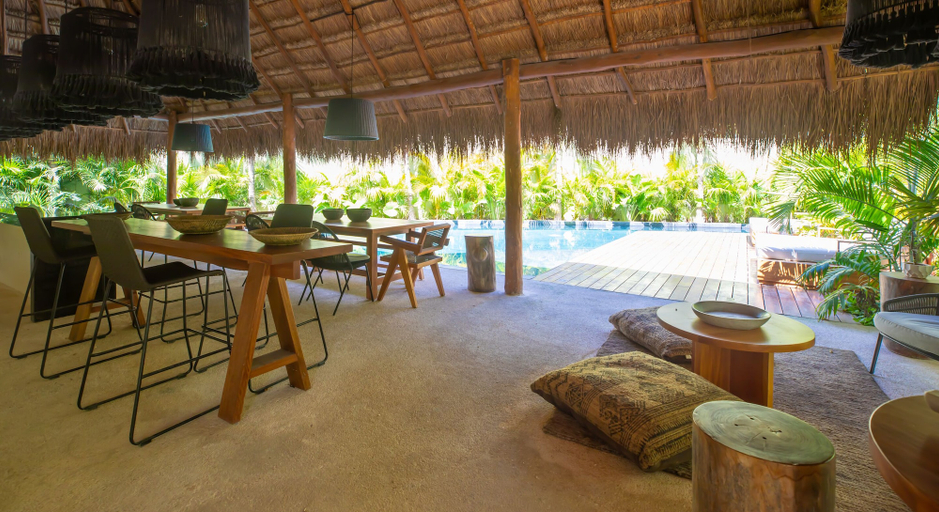 Food & Drinks 3, Apartment with Private Hot Tub in Tulum, Cozumel