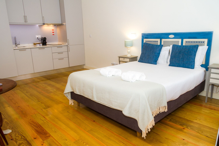 Bedroom 5, Liiiving - Historic Clérigos Studio - 2F, Porto