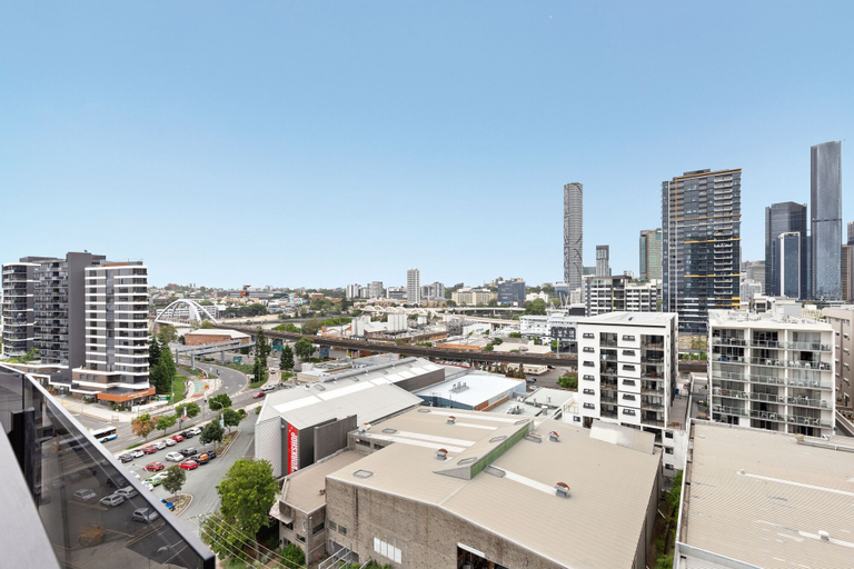 Others 5, South Brisbane 2 Bedrooms Apartment with Free Parking by KozyGuru, Brisbane