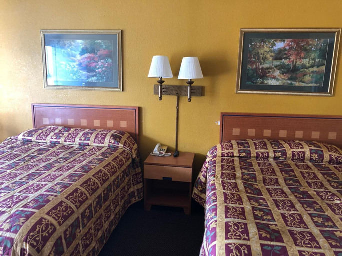 Bedroom 3, Capital Inn, Crisp