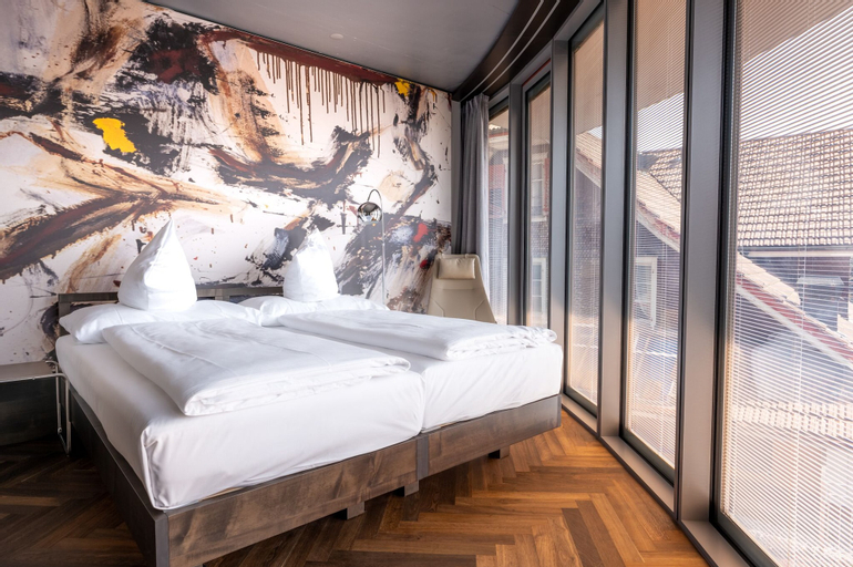 Bedroom 26