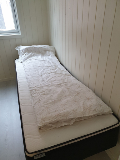 Bedroom 2, Finnvika Lodges, Vestvågøy