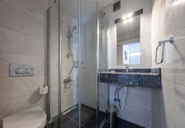 Bathroom, La Regina Veneziana Guest House & Cafe