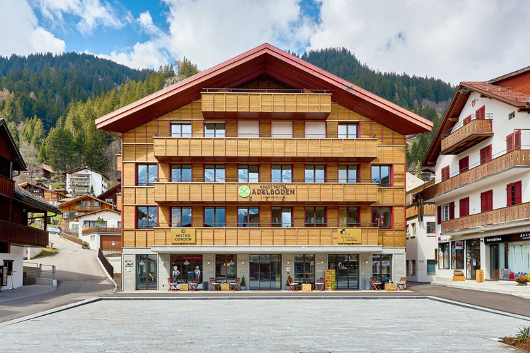 Exterior & Views