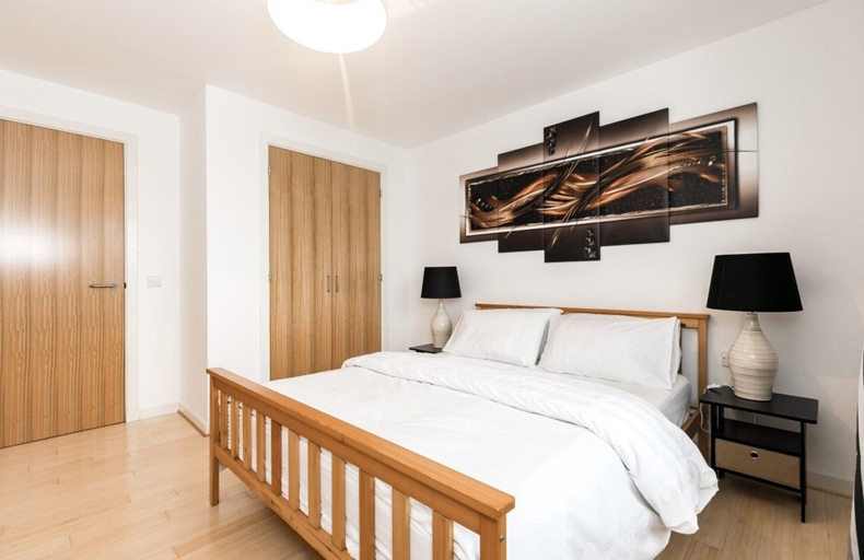 Bedroom 2, Stylish 2 Bedroom Apartment Aberdeen City Centre, Aberdeen