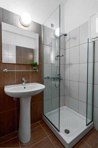 Bathroom 5, Hotel Grekas, Central Macedonia