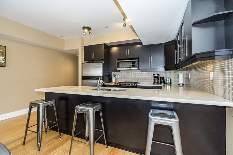 Others 5, Annex Loft Suites, Toronto