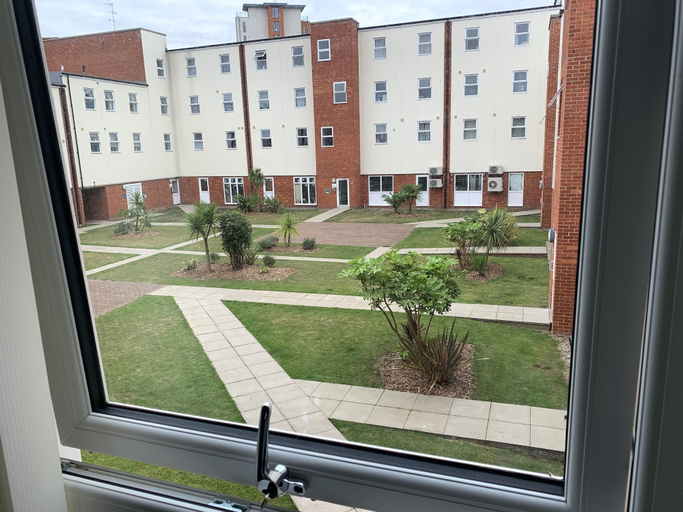 Others 5, Toothbrush Apartments - 2 Bed 1 Bath Apt, Suffolk