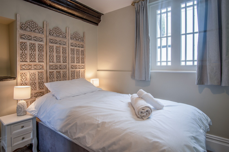 Bedroom 2, Penally Manor - Luxurious Manor House, Pembrokeshire
