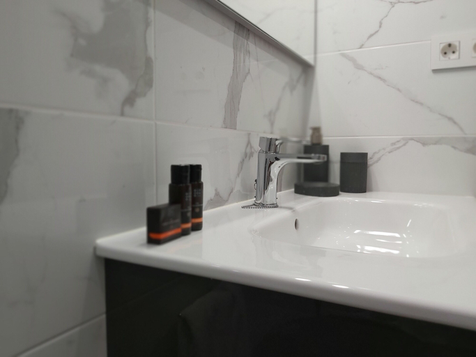 Bathroom 3, Del Parque Flats Flores Premium, Málaga