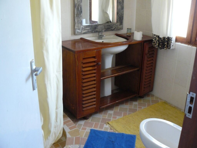 Bathroom, Malaika House, Malindi