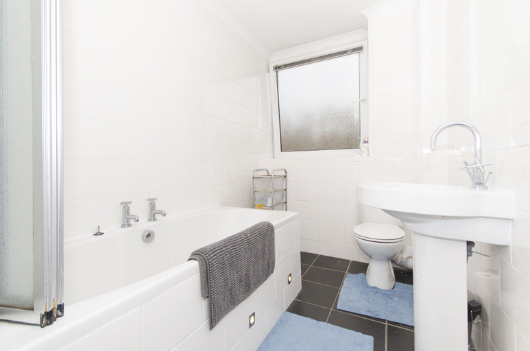 Bathroom 3, City Apartment With Rural Charm, Aberdeen