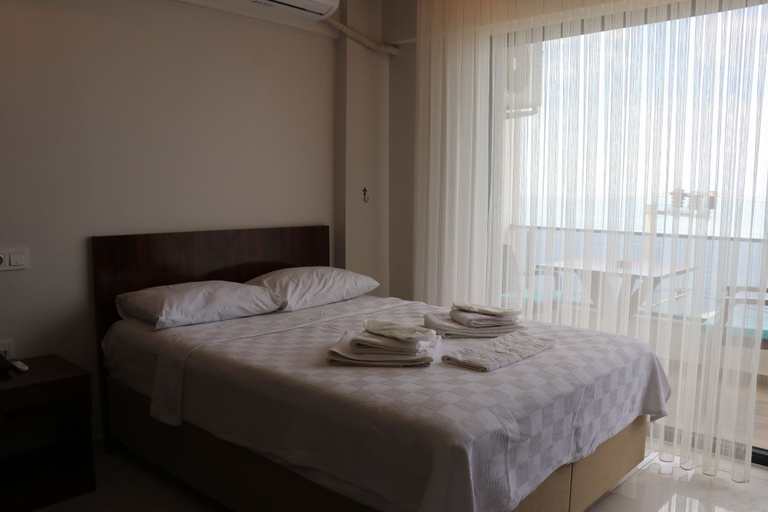 Bedroom 2, The Lavington Hotel, Çınarcık