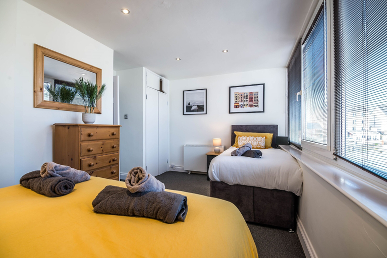 Bedroom 2, Coppet Cove - 2 Bed - Saundersfoot, Pembrokeshire