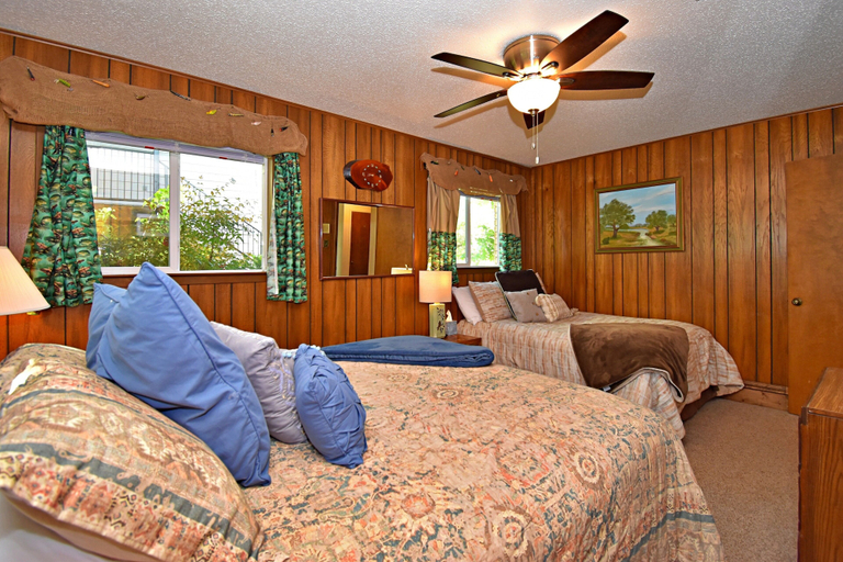 Bedroom 2, Lazy Cove, Llano