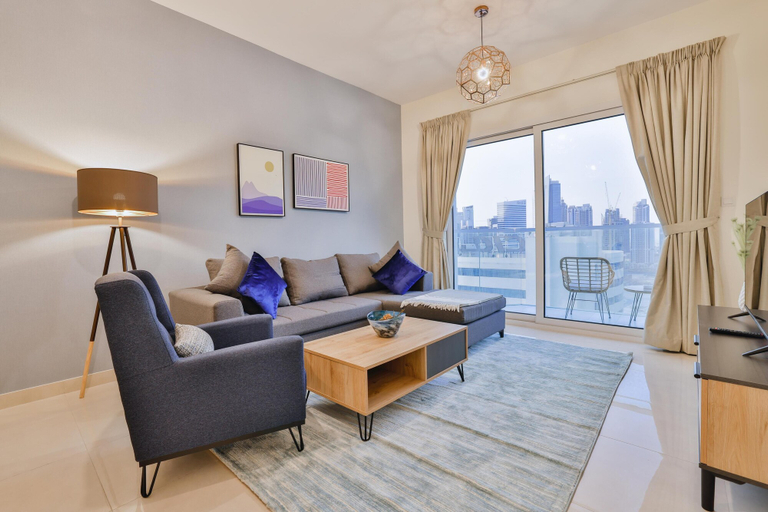 Living area 5, Luxe 1Bed Apt - Balcony & View, Dubai