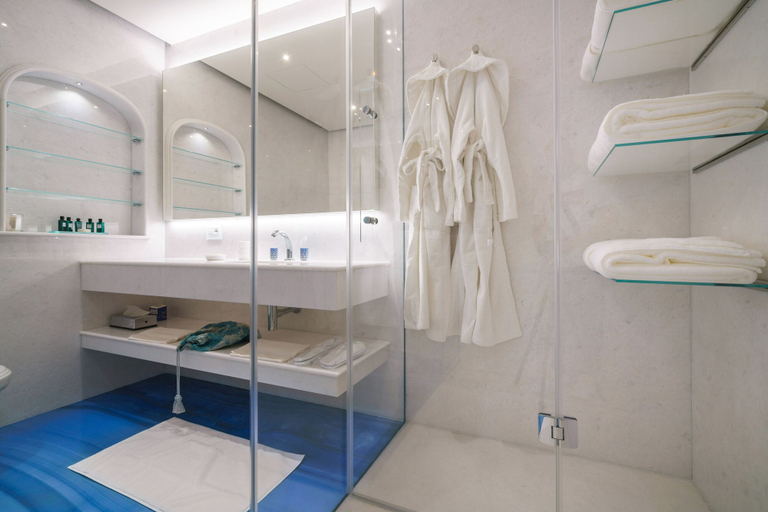 Bathroom 5, Grotta Palazzese Beach Hotel, Bari