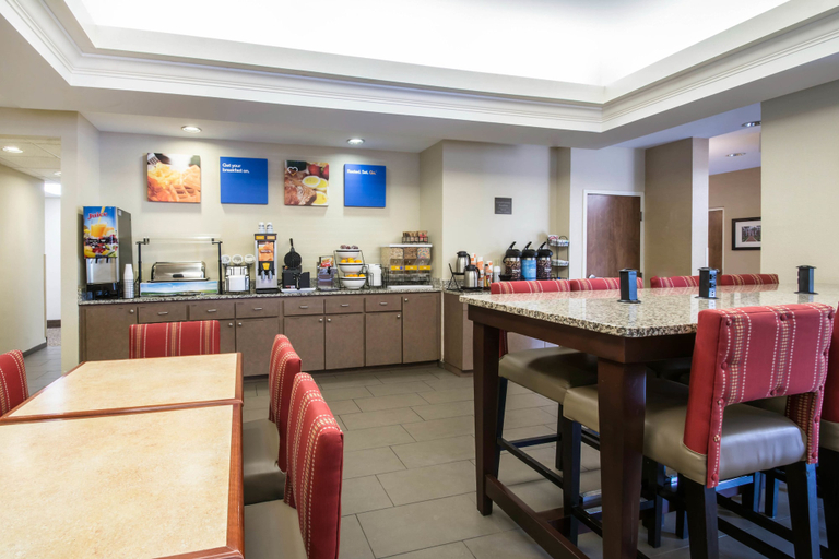 Food & Drinks 5, Comfort Inn & Suites DeLand - near University, Volusia