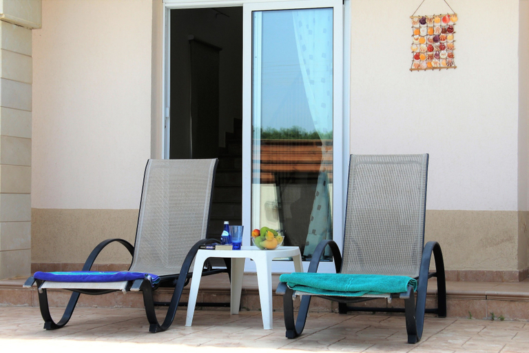 Others 5, Villa Georgia