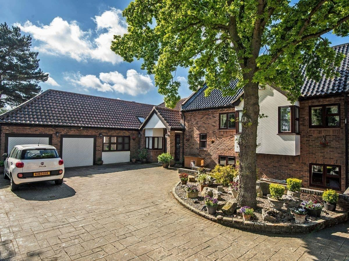 Exterior & Views 2, Villa Morea, Norfolk