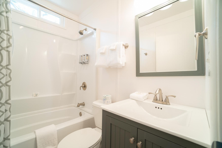 Bathroom, Coral Cottage, Lincoln
