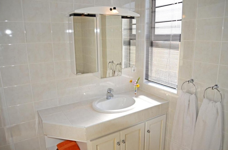 Bathroom, Chala Kigi Self Catering, Swakopmund