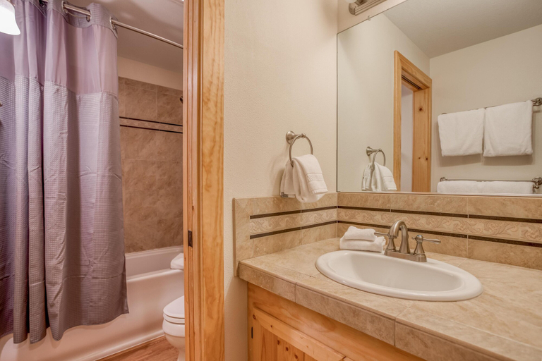 Bathroom 4, Ski House 233, Deschutes