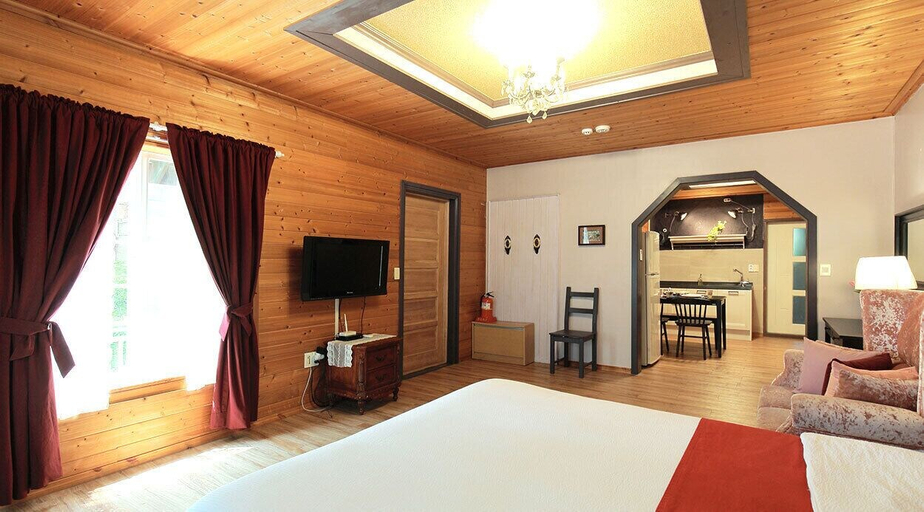 Bedroom 2, Gyeongju Europe Village Pension, Gyeongju