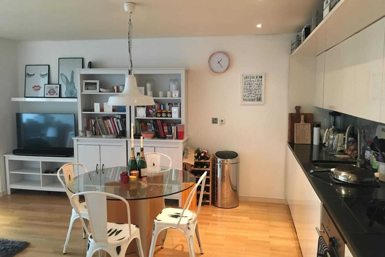 Others 4, Modern 3 Bedroom Apartment in Paddington, London