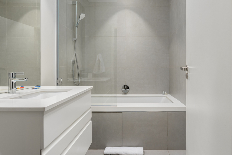 Bathroom 4, The Axis 109, City of Cape Town