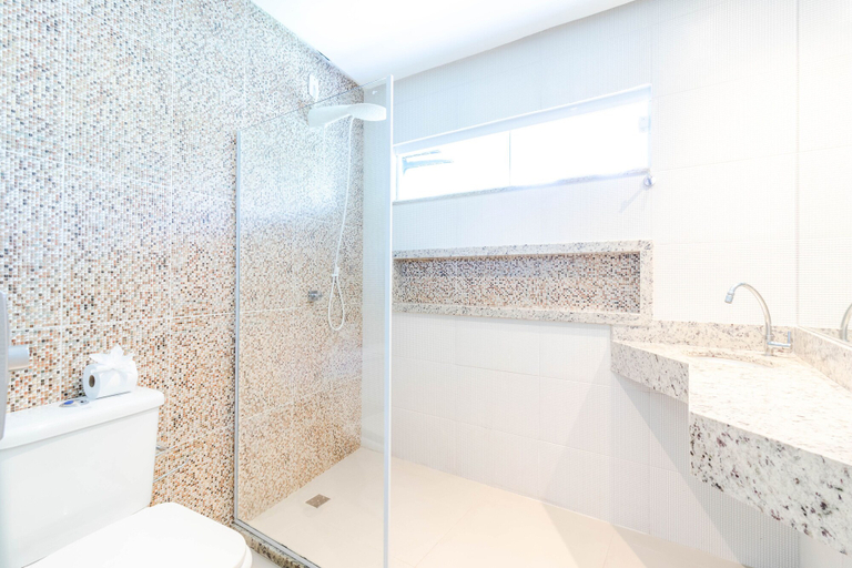 Bathroom 2, GB35 Ótima Casa 5 Quartos a 50m da Praia, Camaçari