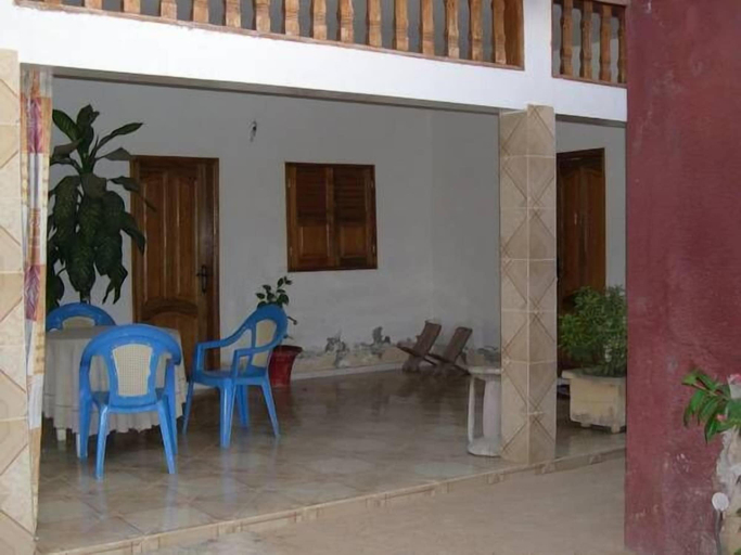 Others 5, Chez Aicha, Fatick