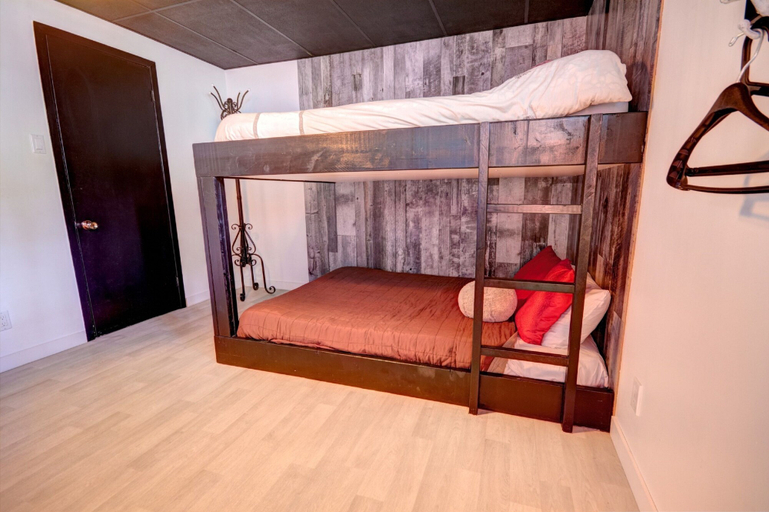 Bedroom 3, Le Panaché-Chalet à louer Stoneham, La Jacques-Cartier