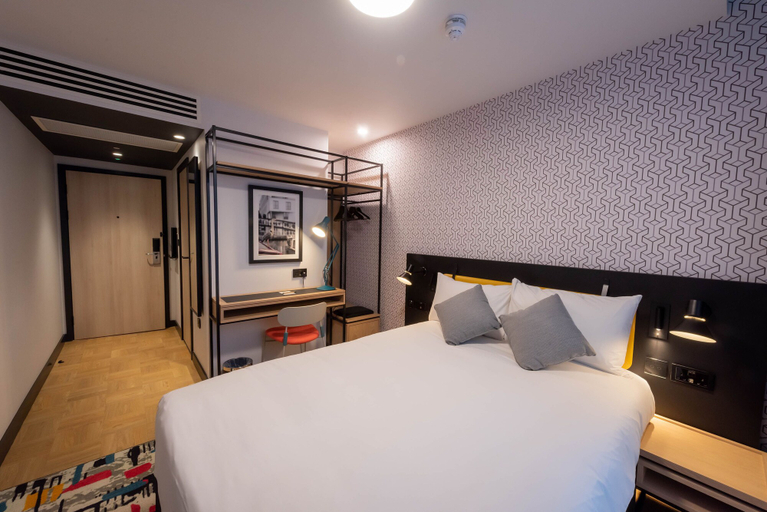 Bedroom 5, The Wesley Camden Town, London