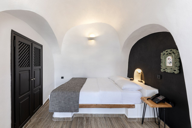 Bedroom 3, Pearl of Caldera Oia Boutique Hotel, South Aegean