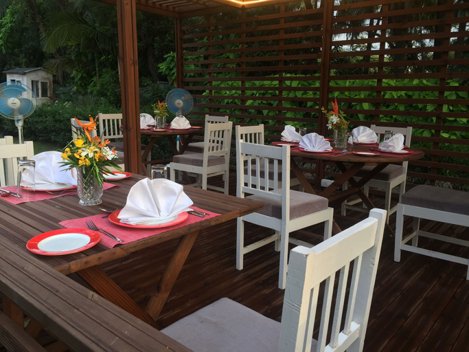 Food & Drinks 5, Fahrenheit Hotel, North Goa