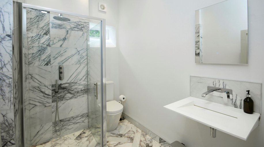 Bathroom 4, Beautiful 7 bedroom house hottub wifi, Somerset