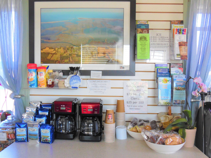 Food & Drinks, West End House, Accomack
