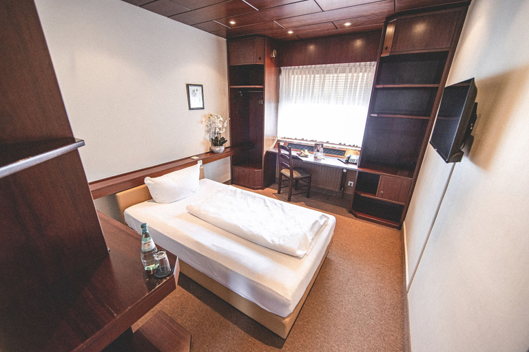 Bedroom 2, PLAZA INN Recklinghausen, Recklinghausen