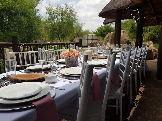 Food & Drinks, River Rock Guesthouse, Fezile Dabi