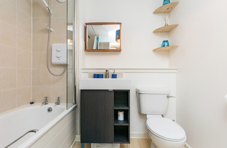 Bathroom, Stylish 2 Bedroom Apartment Aberdeen City Centre, Aberdeen