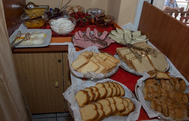 Food & Drinks 4, Aladdin Studio, Ionian Islands