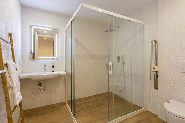 Bathroom 4, Caleyro Boutique Apartments - Parking incluido, Málaga