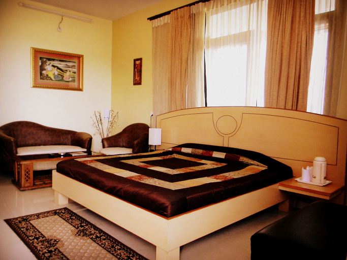 Bedroom 3, Hotel Centre Point, Kangra