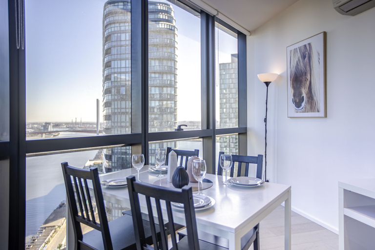 Food & Drinks, Docklands high level 1 Bedroom Apartment with pool by KozyGuru, Melbourne