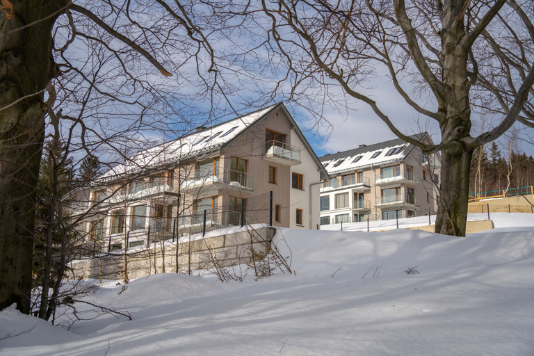Exterior & Views 2, RentPlanet - Apartament Schroniskowa, Jelenia Góra