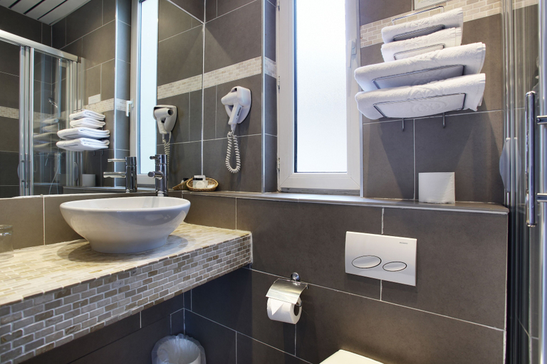 Bathroom 3, Lux Hotel Picpus, Paris