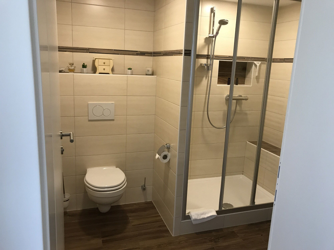 Bathroom 3, Dormio Gasthof Höllwirt, Gmunden