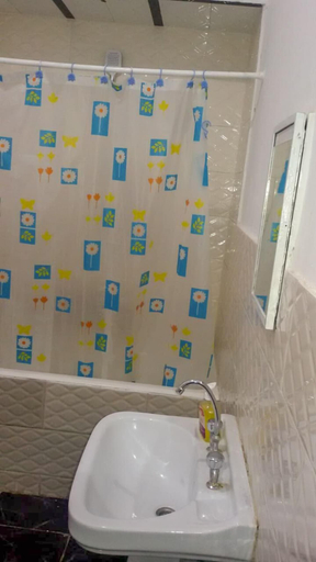 Bathroom 4, Castle Hotel - Hostel, Qasr an-Nil