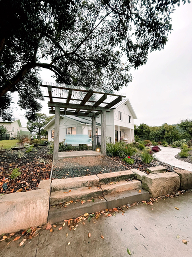Exterior & Views, Seven Peaks Farm Stay, Caloundra - Rail Corridor